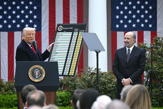 <p>El presidente Donald Trump explicando su política arancelaria durante su anuncio del 'Día de la Liberación' en abril de 2025</p>