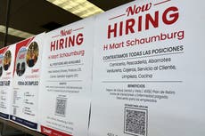 Menos estadounidenses solicitan subsidios por desempleo