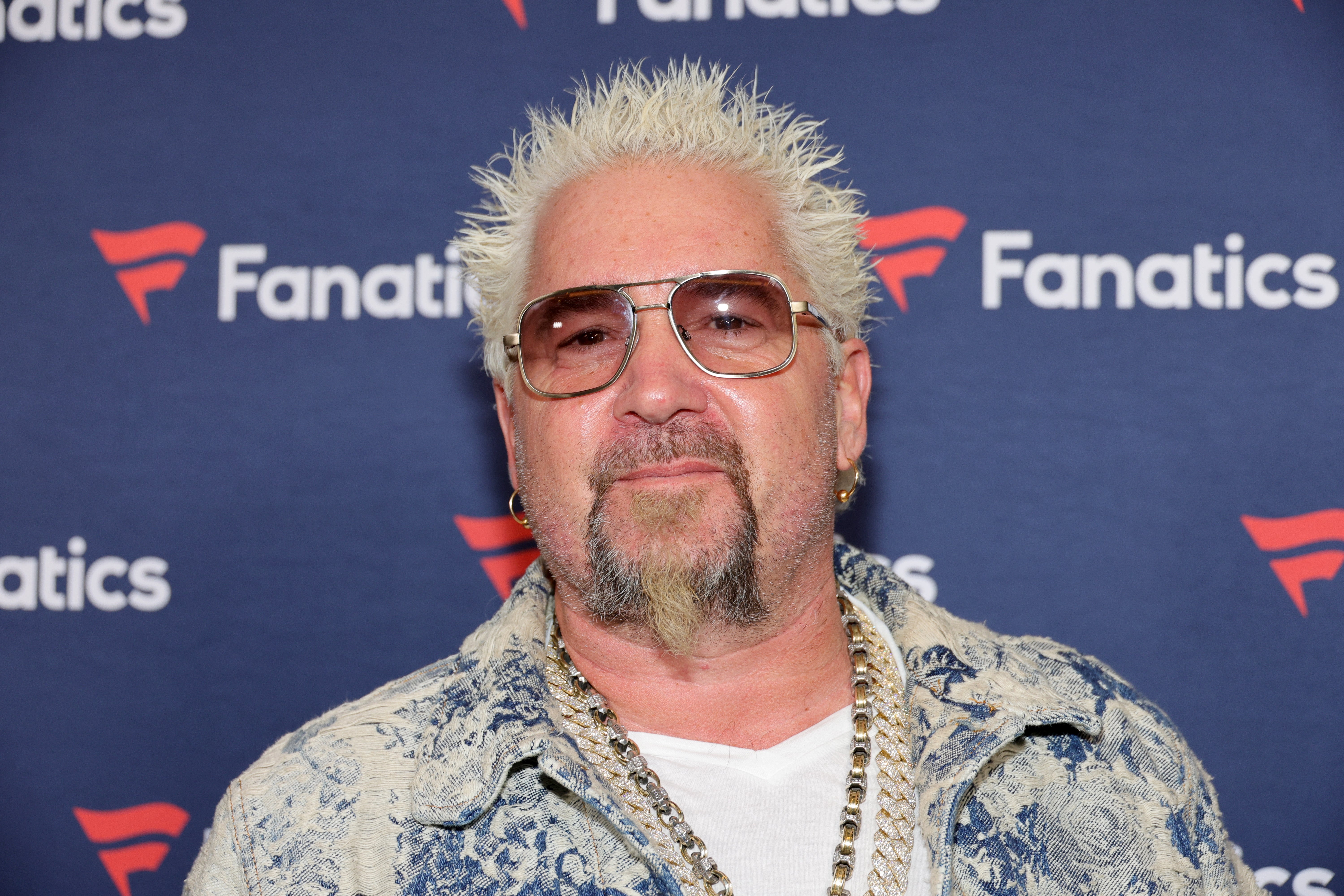 Guy Fieri ha pasado ocho semanas en silla de ruedas tras desgarrarse completamente el músculo cuádriceps