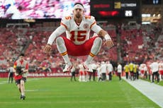 Patrick Mahomes está trabajando para volver en a primera semana de la próxima campaña