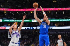 Thompson anota 26 puntos y Mavericks sin Flagg vencen a Jazz por 144-122
