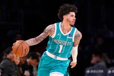 LaMelo Ball anota 9 triples y guía a Hornets en sorpresiva victoria 135-117 sobre Lakers