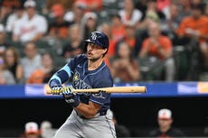 Josh Lowe pasa a los Angelinos, Gavin Lux a los Rays y Brock Burke a los Rojos en canje de 3 equipos