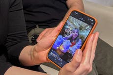 Familia de manifestante iraní buscó su cuerpo entre cadáveres y la enterró junto a una carretera