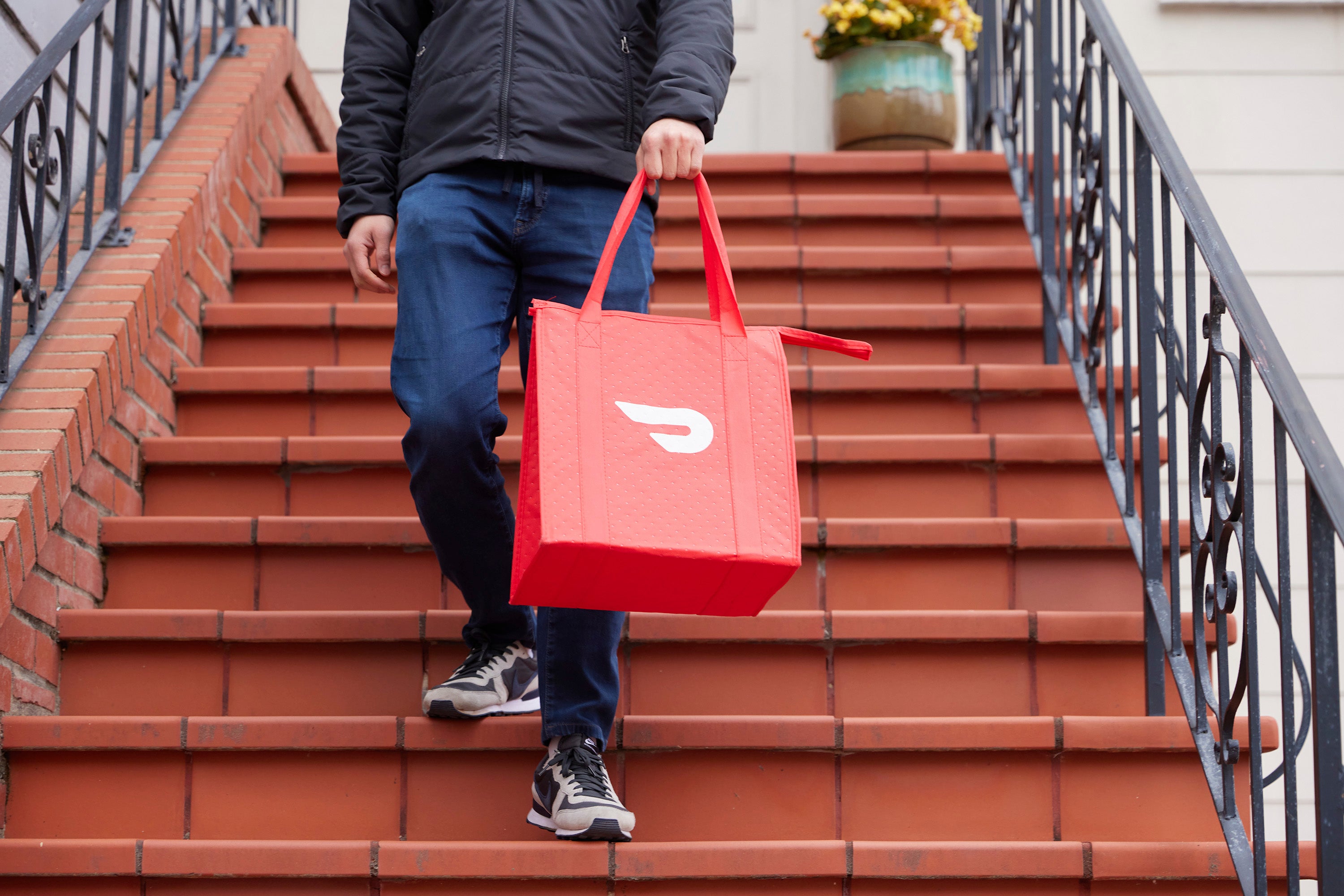 El cofundador de DoorDash, Andy Fang, afirmó que su empresa está trabajando para evolucionar de forma que pueda funcionar tanto para los agentes de IA como para sus clientes