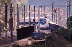 La destacada red española de trenes de alta velocidad sufre su primer revés con accidente mortal