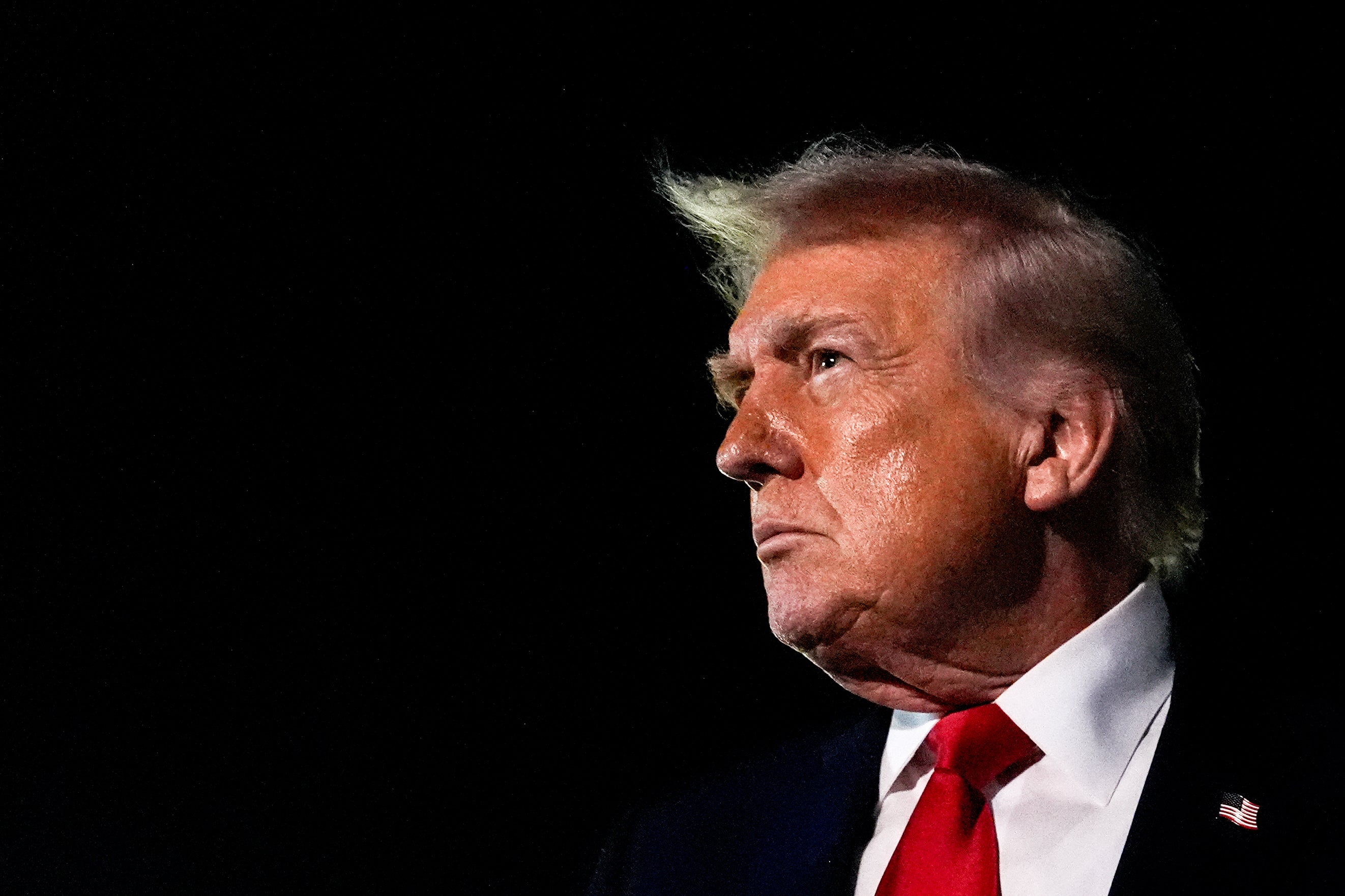 El médico de Dick Cheney pide investigar la aptitud mental de Trump