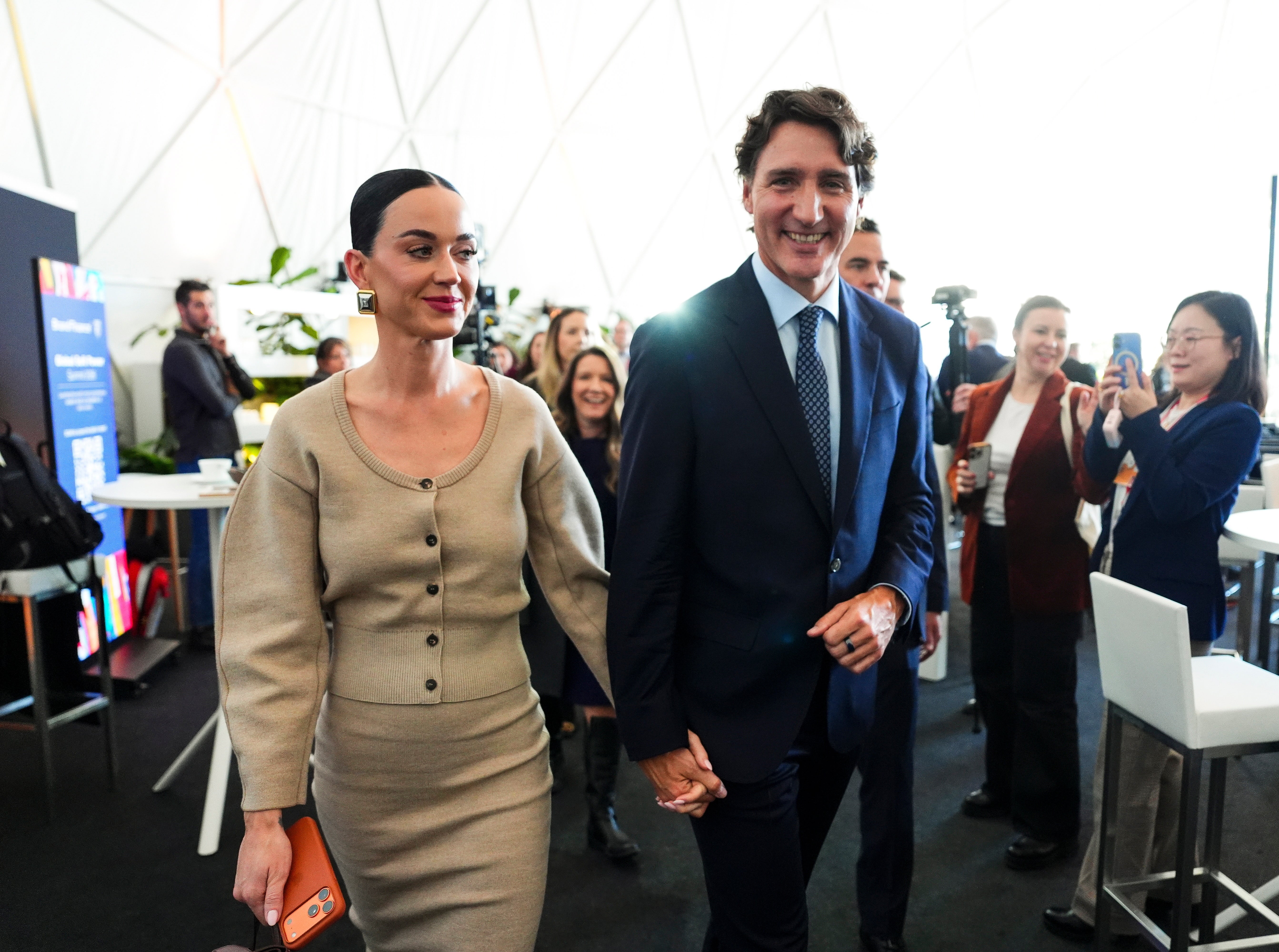 Katy Perry y Justin Trudeau hicieron pública su relación en octubre de 2025, meses después de los rumores que los vinculaban sentimentalmente