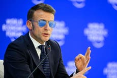 Macron y sus gafas de sol en Davos: ¿qué hay detrás del estilo?