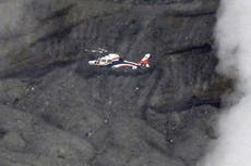 Restos hallados cerca de volcán en Japón podrían ser de helicóptero estrellado