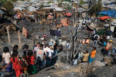 Un incendio arrasa un campo de refugiados en Bangladesh y deja a miles de rohinya sin hogar