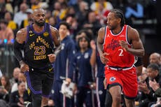 Los 24 puntos de Kawhi Leonard ayudan a Clippers a vencer a Lakers en un cerrado último cuarto
