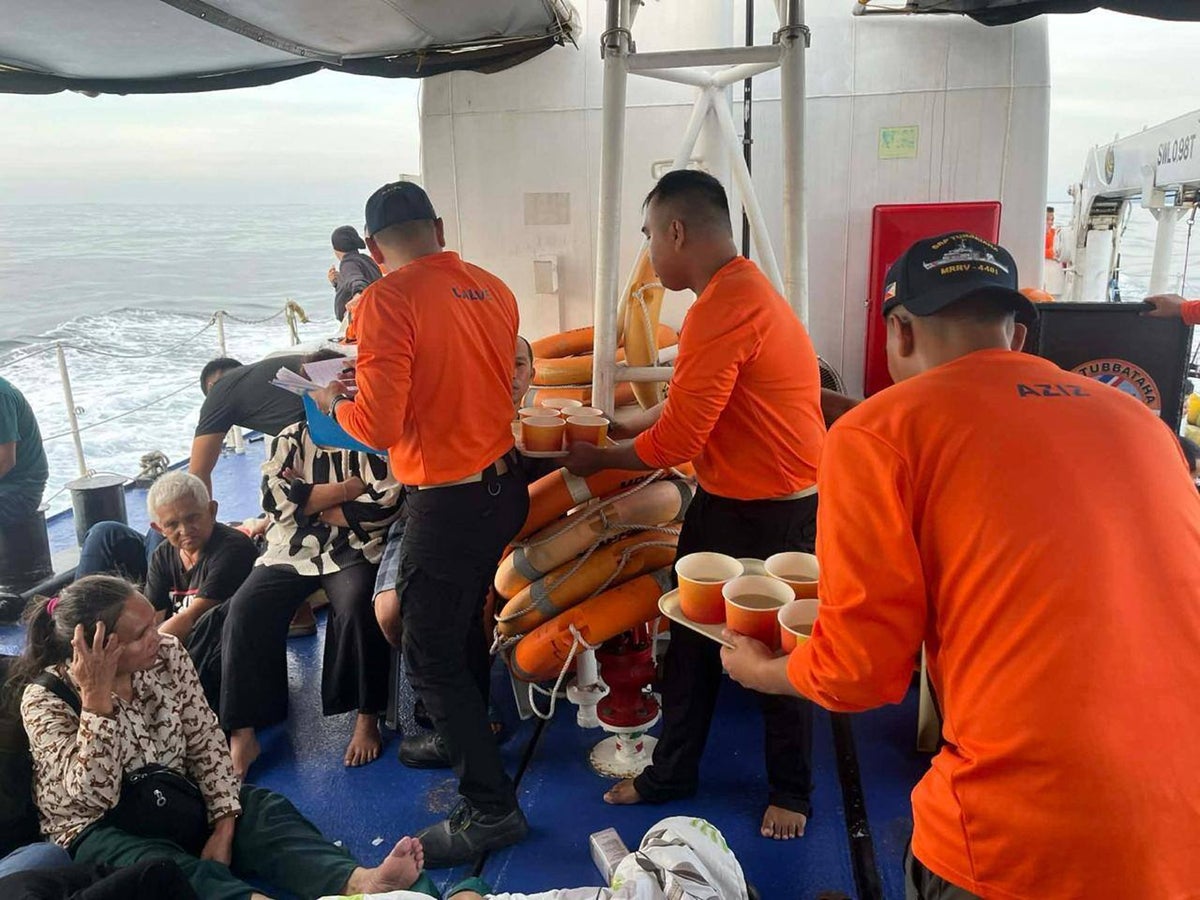 Ferry con más de 350 personas se hunde en el sur de Filipinas; hay 15 muertos | Independent Español