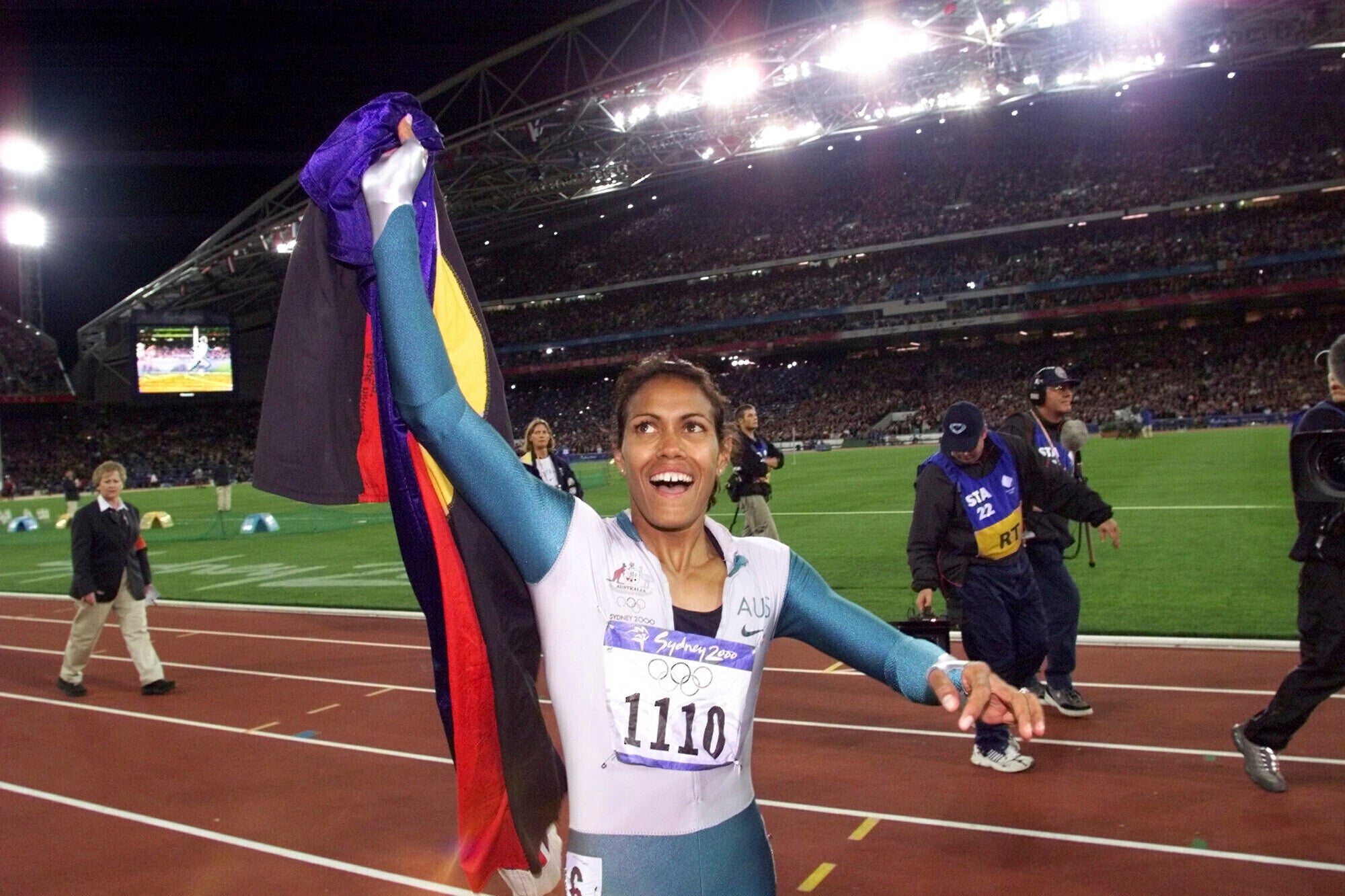 La campeona olímpica de 400 m y activista indígena Cathy Freeman recibe el mayor honor de Australia