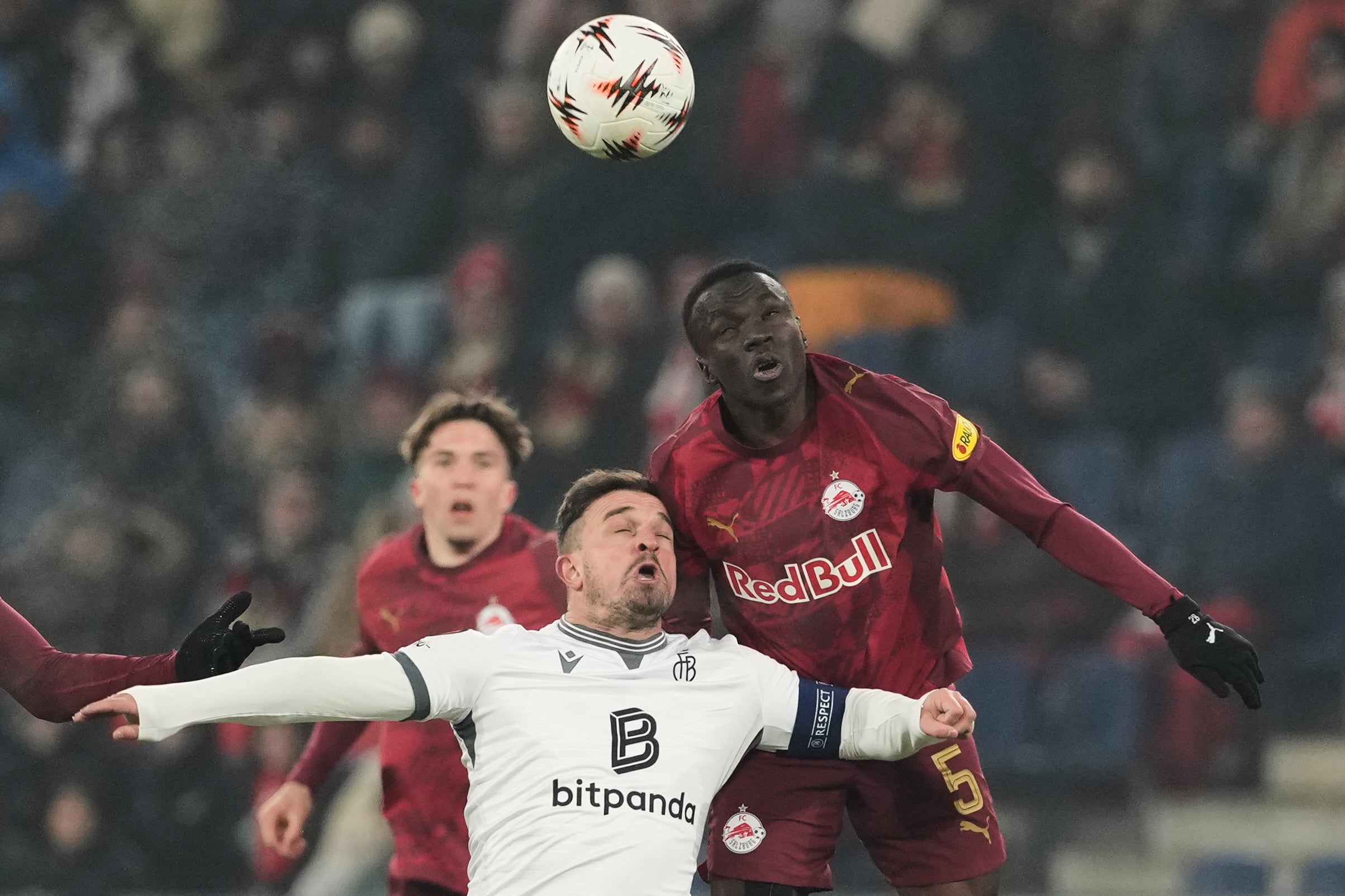 Campeón suizo Basilea despide al técnico Magnin antes de crucial duelo de Liga Europa