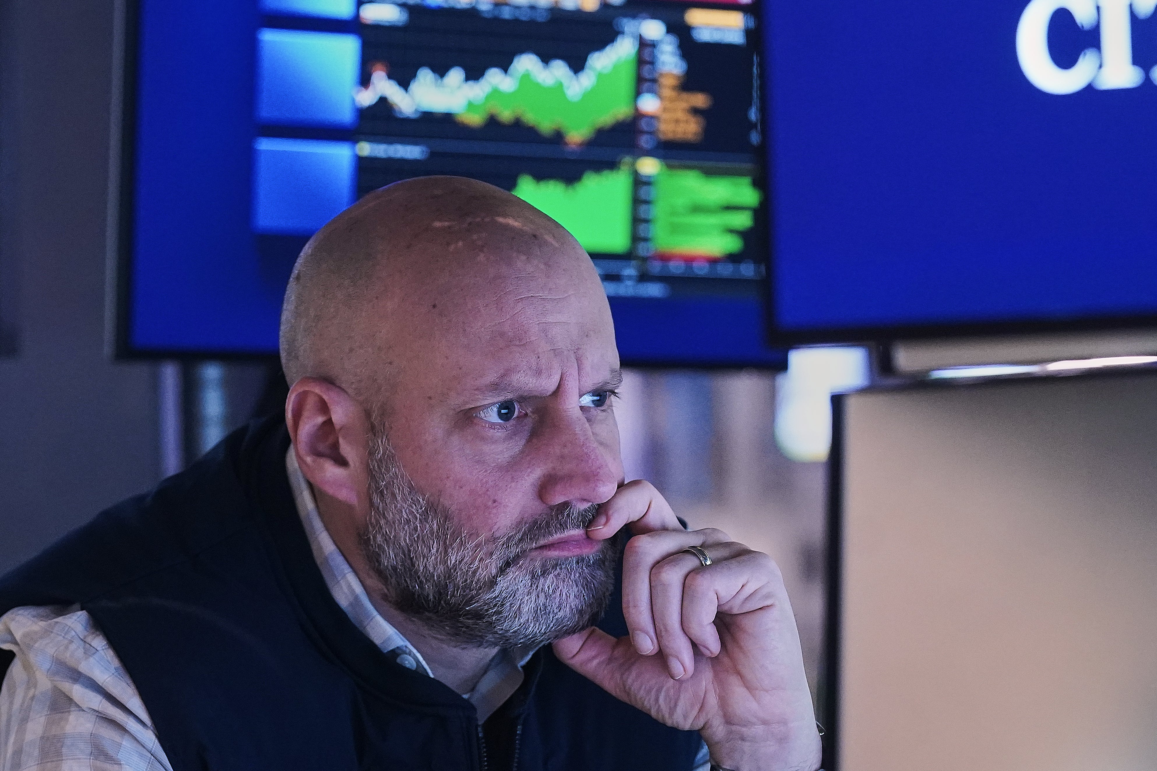 Mercado de EEUU suben mientras el oro alcanza récord y el dólar cae nuevamente