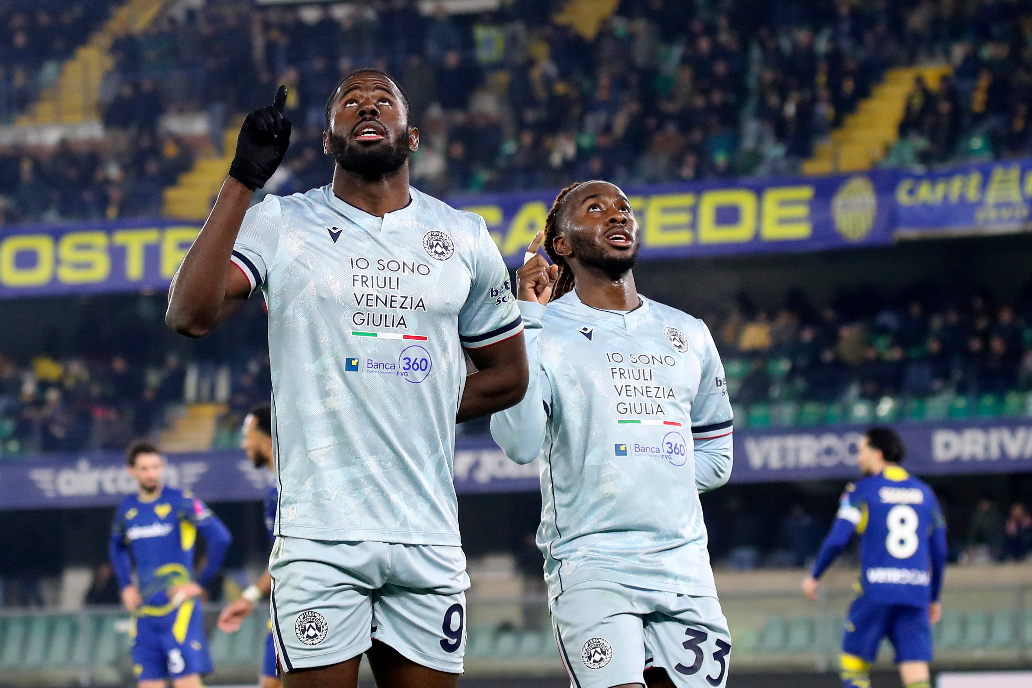 Keinan Davis anota y Udinese vence 3-1 a Hellas Verona en la Serie A