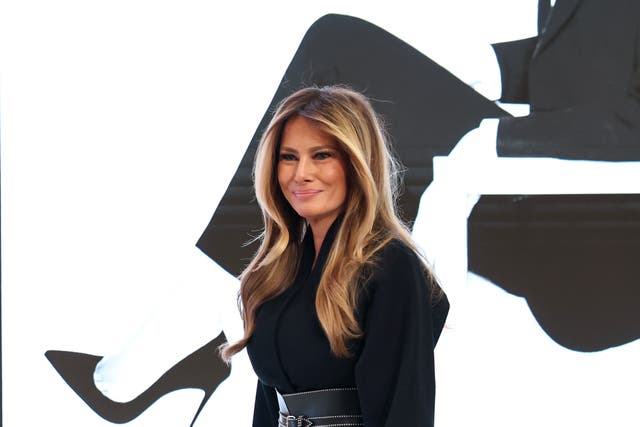 <p>La mayoría de los miembros del equipo de filmación que trabajó en el documental de Melania Trump pidió que se eliminaran sus nombres de la película, según un informe reciente</p>