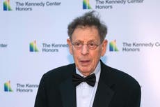 Philip Glass cancela estreno de sinfonía en el Centro Kennedy en protesta