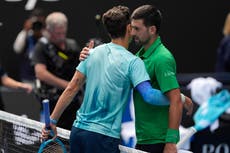 "Tuve suerte": Djokovic se salva en Australia por lesión de Musetti. Se cita con Sinner en semis