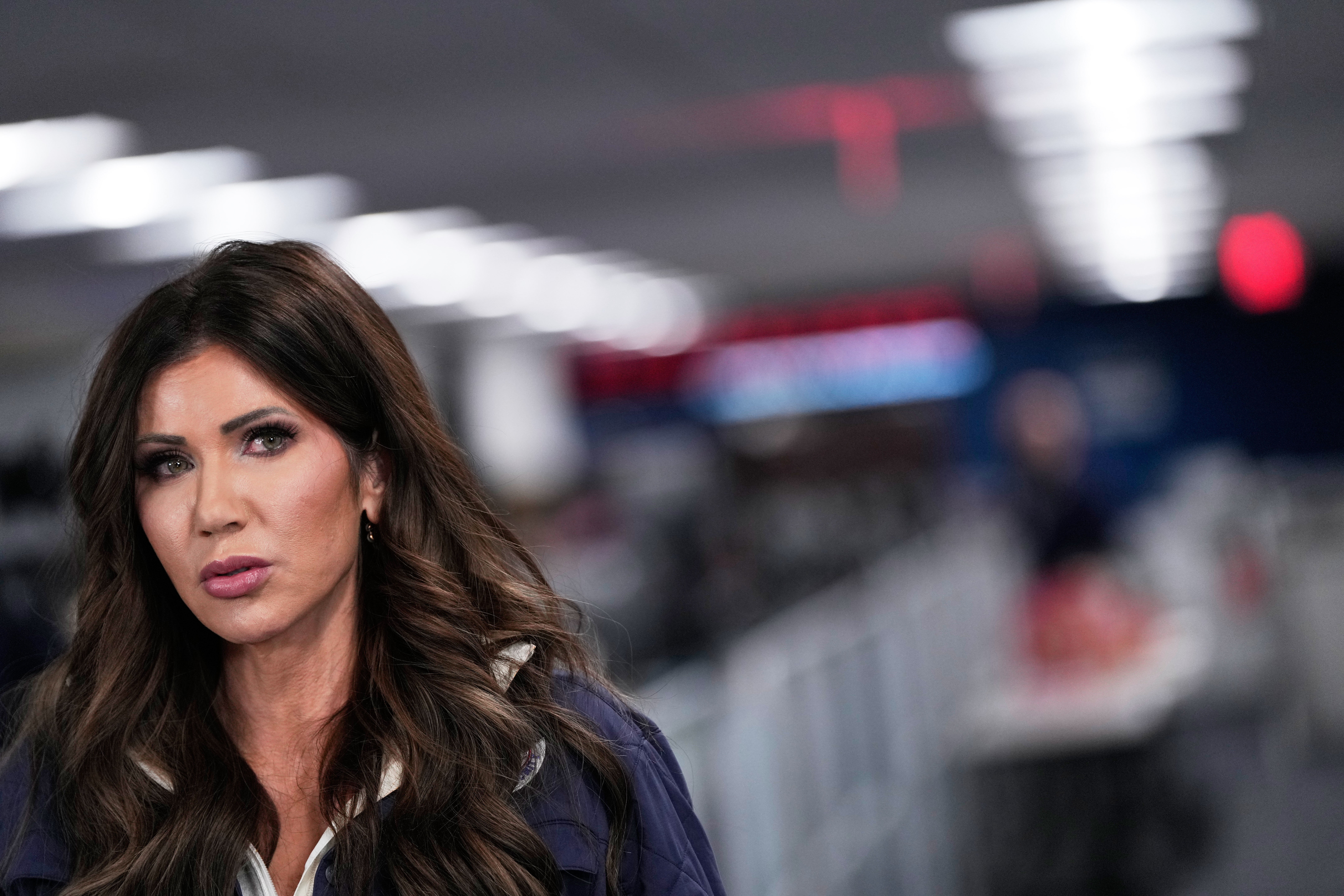 EEUU-REDADAS MIGRATORIAS-NOEM