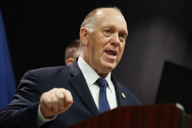 <p>Tom Homan habló con periodistas por primera vez desde que el presidente lo envió a Minneapolis.</p>