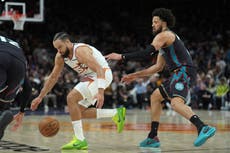 Dillon Brooks anota 40 puntos, un récord personal, y Suns doblegan a Pistons por 114-96