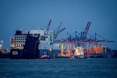 Europa registra modesto crecimiento económico, pero debilidad de dólar estadounidense es una amenaza