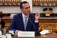 Fiscal interroga a presidente de Perú tras citas ocultas con empresarios chinos