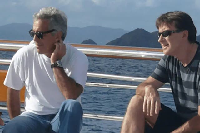 <p>Amigos influyentes como Peter Mandelson recurrieron a Jeffrey Epstein en busca de préstamos, una muestra de que la gran riqueza muchas veces no es lo que parece</p>