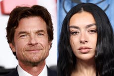 Critican a Jason Bateman por cuestionar la decisión de Charli XCX de no tener hijos