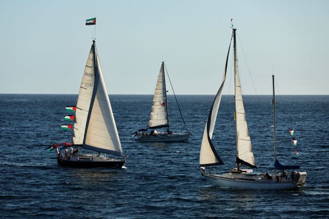 <p>Una flotilla parte hacia Gaza con ayuda humanitaria</p>