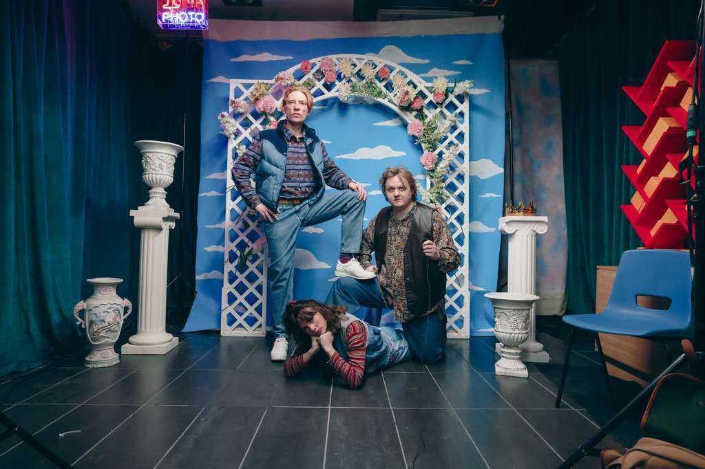 Swift con Gleeson y Lewis Capaldi