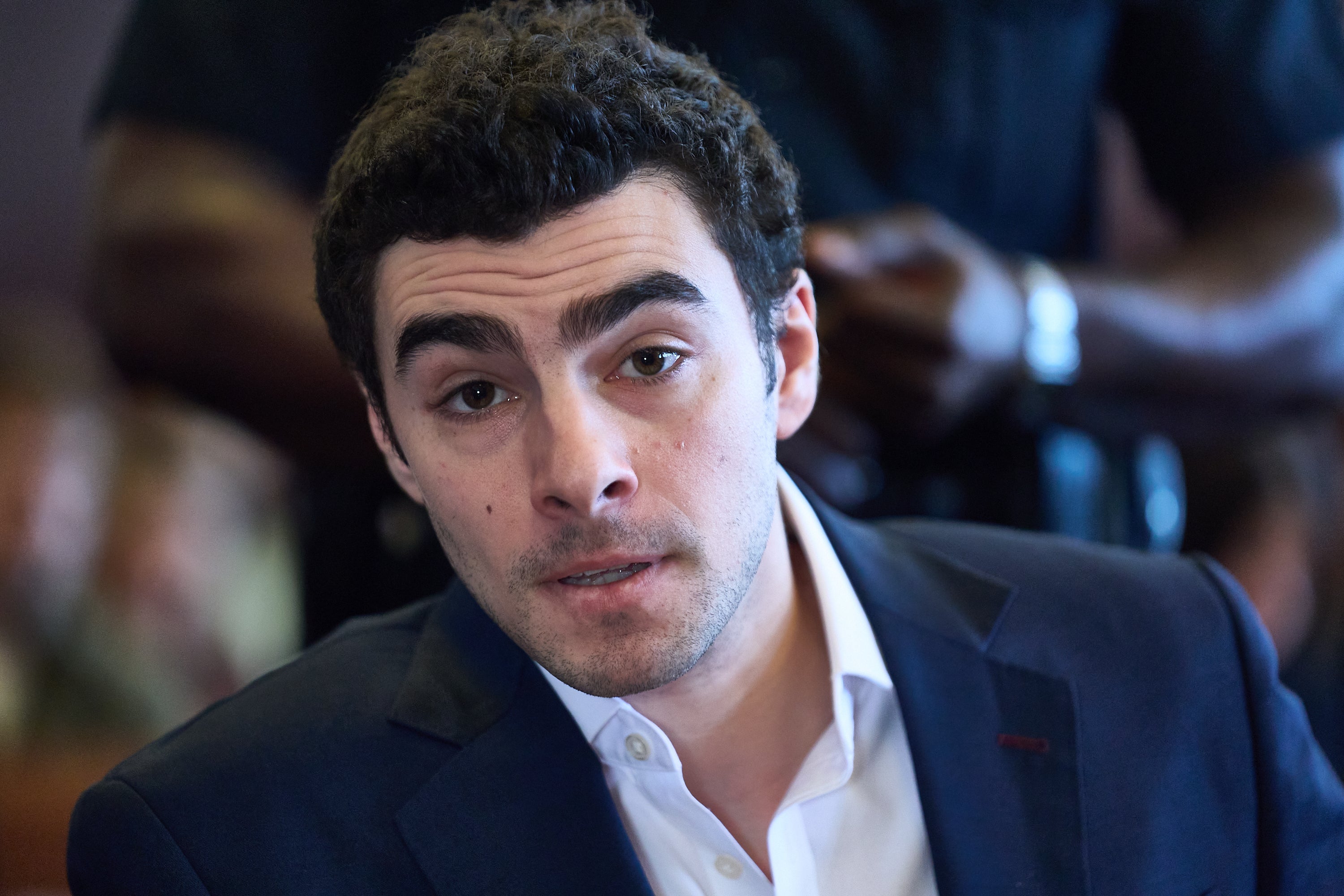 Luigi Mangione grita al juez en la audiencia: “¡Uno más uno son dos!”