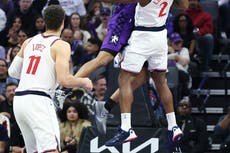 Kawhi Leonard aporta 31 puntos y Clippers superan 114-111 a Kings, que hilan 11 derrotas