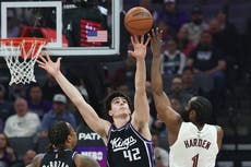 Harden anota 23 en debut con Cavaliers, que derrotan 132-126 a Kings
