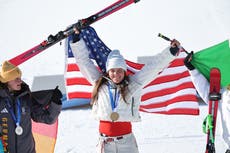 Breezy Johnson gana el primer oro de EEUU en los Olímpicos de Invierno tras caída de Lindsey Vonn