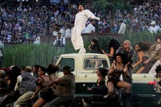 Bad Bunny lleva la historia y cultura de Puerto Rico a un revolucionario show de Super Bowl