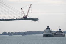 Trump amenaza con bloquear la apertura de un nuevo puente entre Detroit y Canadá