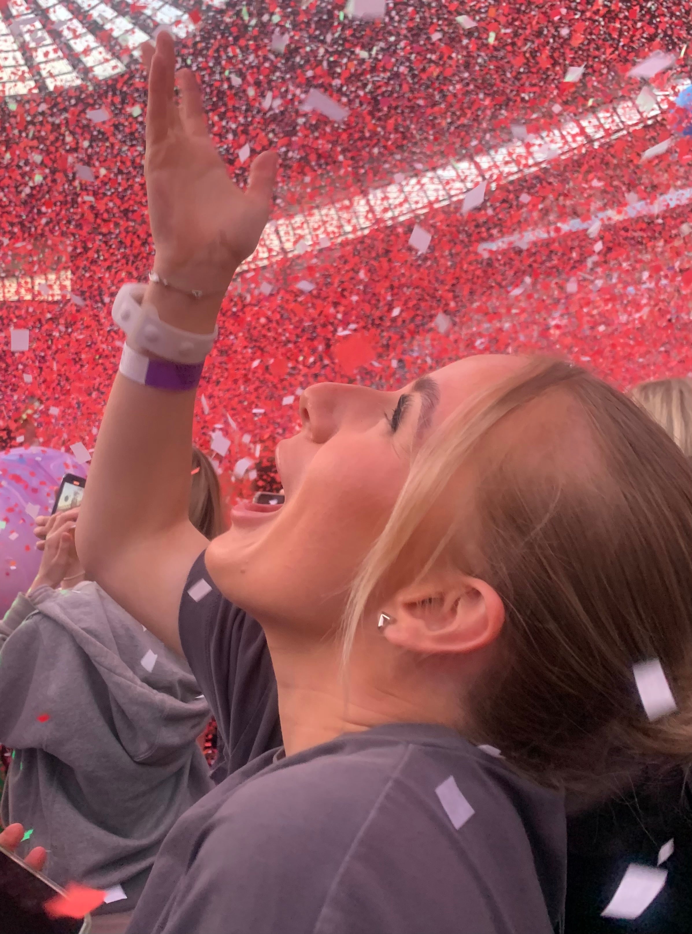 Lucy, compradora de moda de Boohoo y residente en Warrington, Cheshire, recibió un disparo en el pecho por parte de su padre, Kris Harrison, en la casa de él en Prosper, Texas