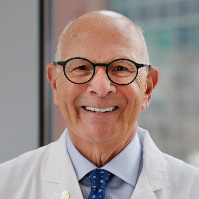 <p>El profesor de ginecología de la OSU, el Dr. Mark Landon, habría recibido 25.000 dólares al trimestre de Jeffrey Epstein</p>