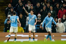 Manchester City se acerca al líder de la Liga Premier con triunfo 3-0 ante Fulham