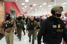 Manifestantes presionan a Target para que se oponga a redadas migratorias en Minnesota