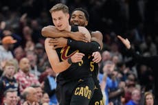 Sam Merrill anota 32 y Cavaliers vencen 138-113 a Wizards en debut de Harden en casa