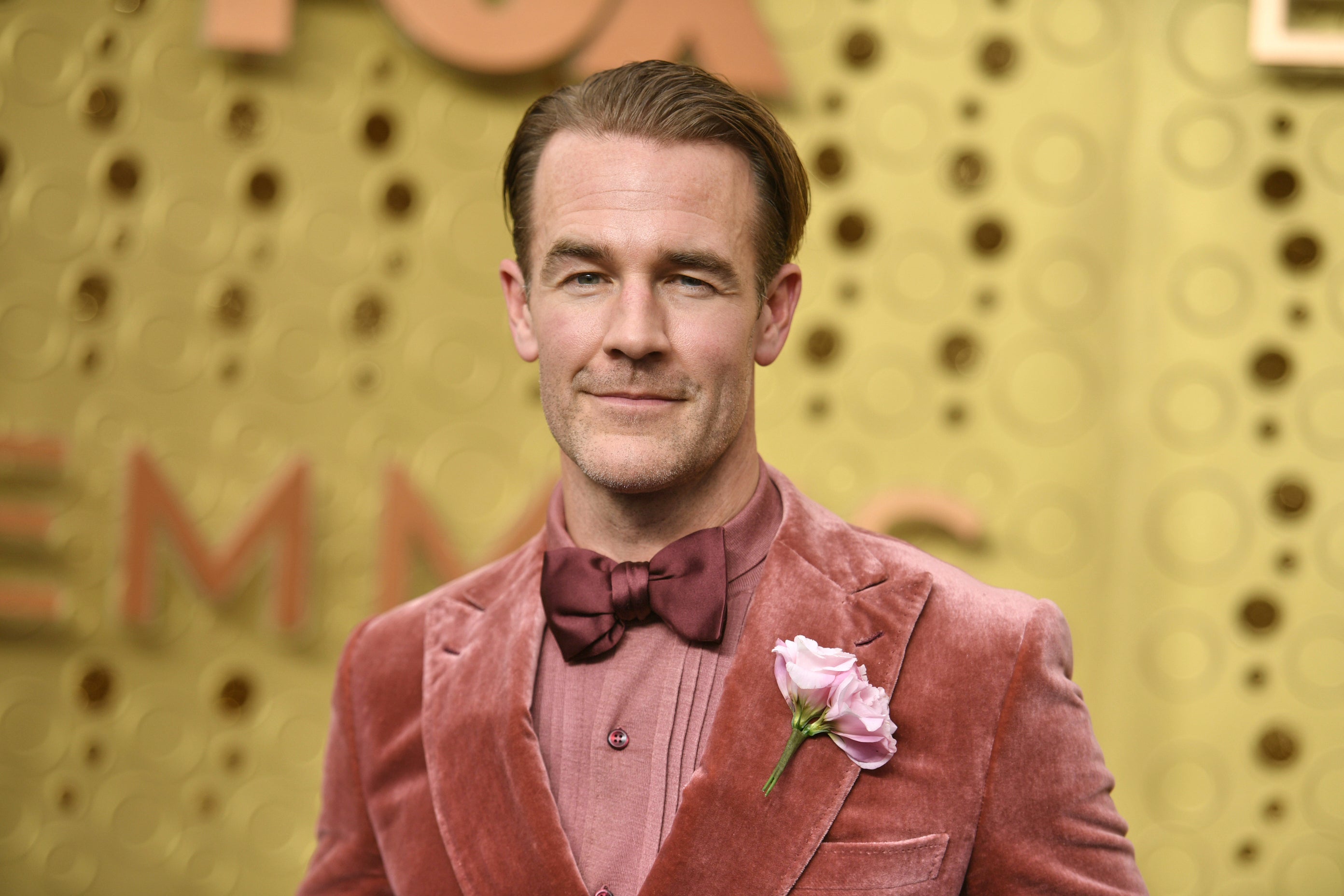 JAMES VAN DER BEEK-OBITUARIO