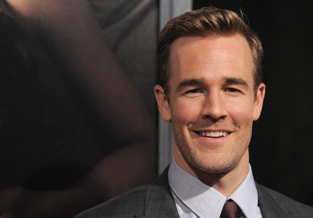 JAMES VAN DER BEEK-OBITUARIO