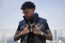 Dalex se deja sentir la sensualidad en “Red Room”