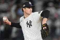 Pitcher de Yankees Cam Schlittler sufre inflamación en la espalda y el dorsal