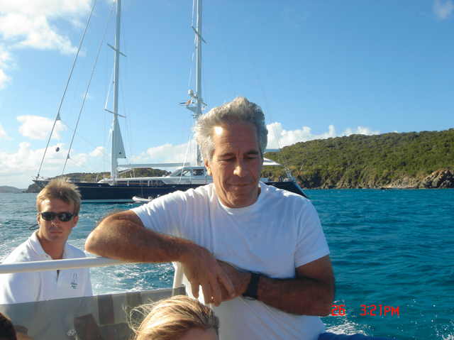 <p>En los años posteriores a su primera detención y condena, Jeffrey Epstein fue invitado a eventos exclusivos junto a al menos 14 miembros del Congreso, según documentos publicados por el Departamento de Justicia</p>