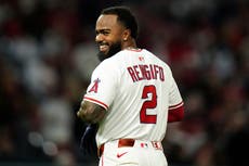 Expelotero de Angelinos Luis Rengifo llega a un acuerdo con Cerveceros, dice fuente de AP